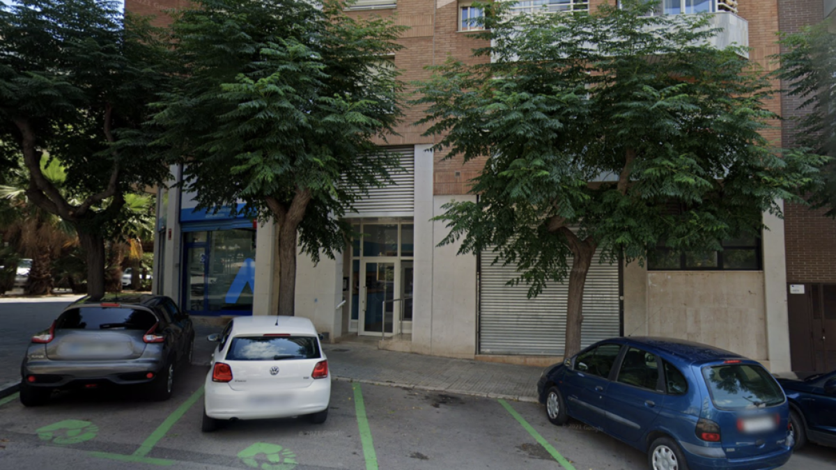 Imatge de l'antiga seu de CDC a Tarragona, ara tancada i en procés de venda.