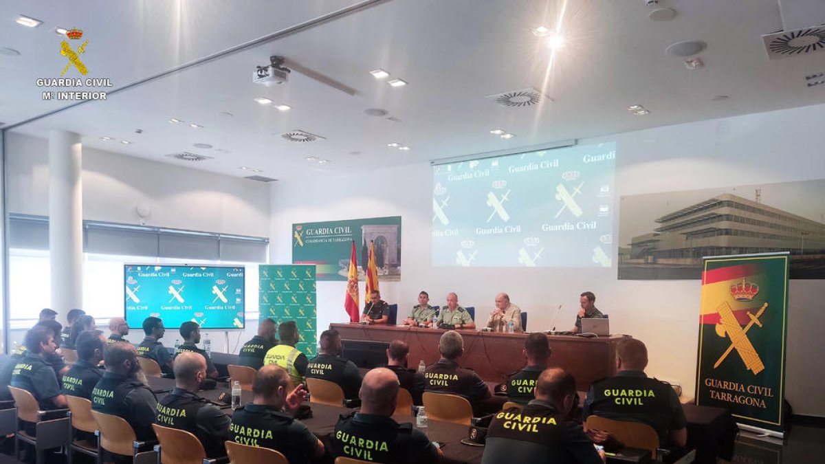 Agents de la Guàrdia Civil en l'acte d'inauguració del curs a Tarragona.