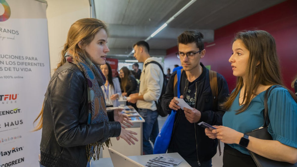 La Fira de l'Ocupació de la URV pretén posar en contacte els estudiants amb les empreses.