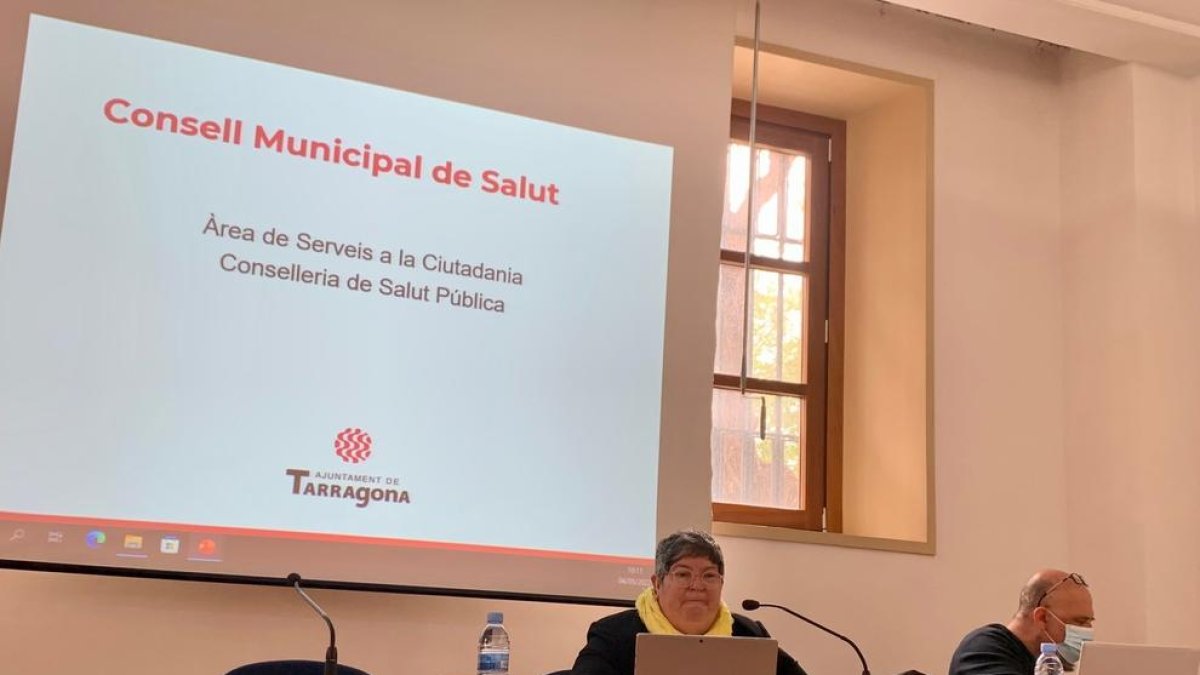 La consejera de Salud Pública del Ayuntamiento de Tarragona, Cinta Pastó, ha presidido la reunión.