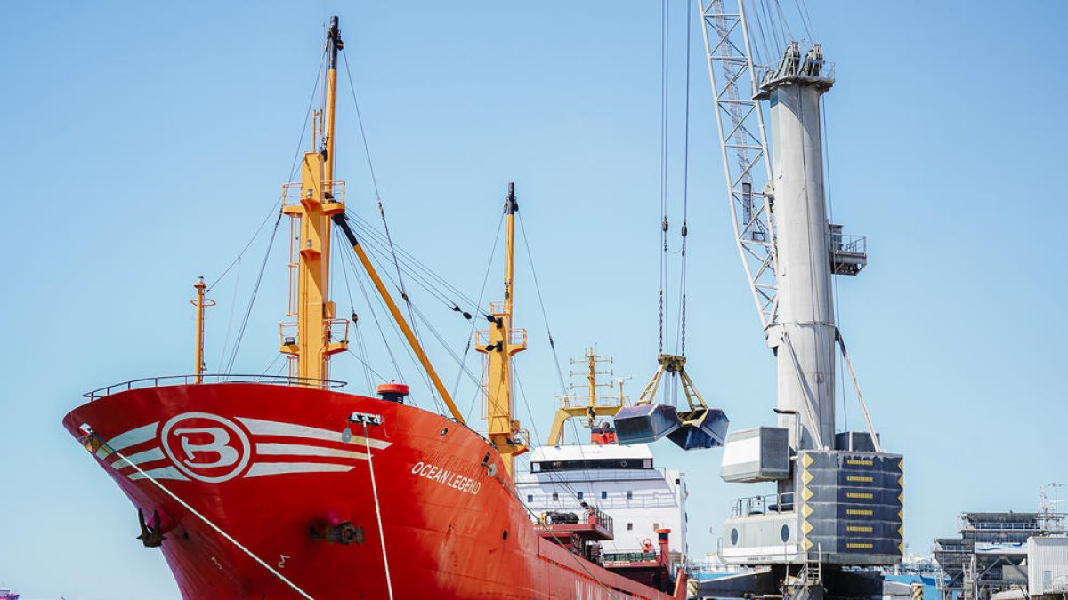 El barco estuvo atracado hasta finales de la semana pasada.