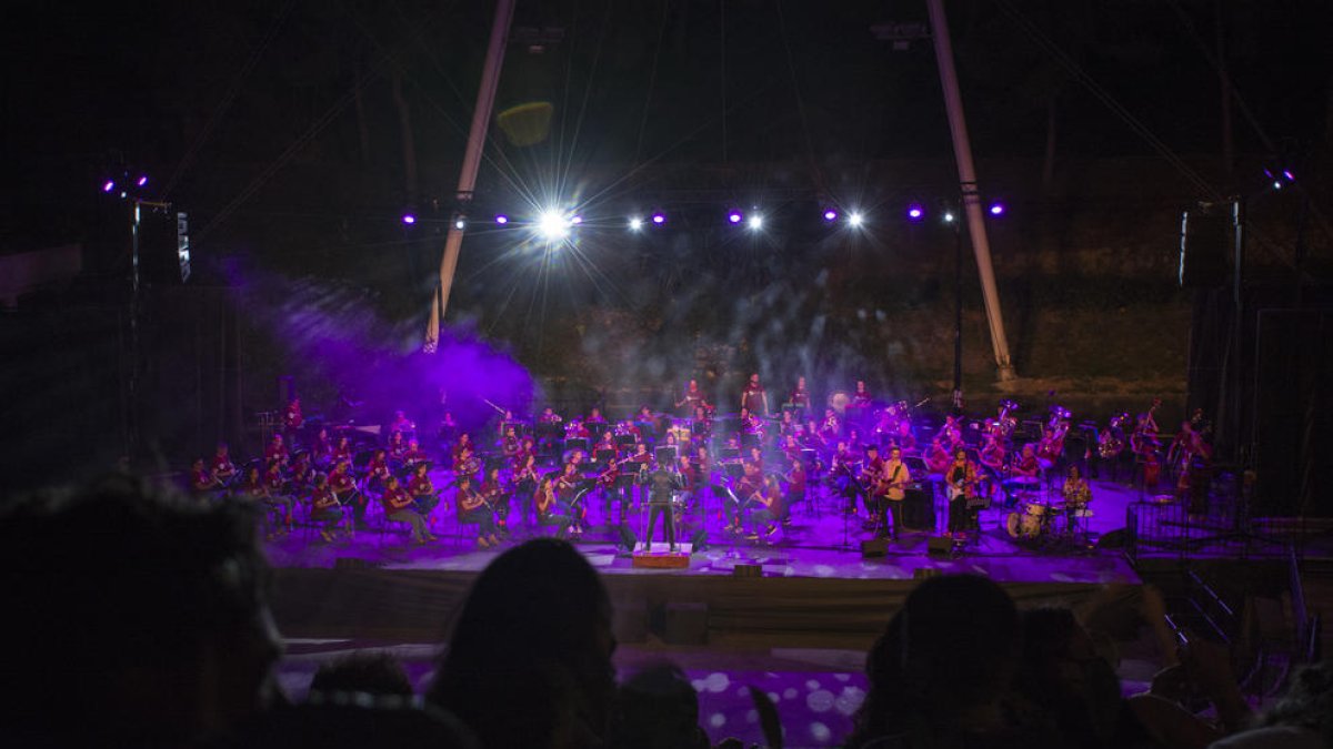 Fotografías de archivo del AmparitoRock de las fiestas de Santa Tecla del año 2021 celebrado en el Camp de Mart.