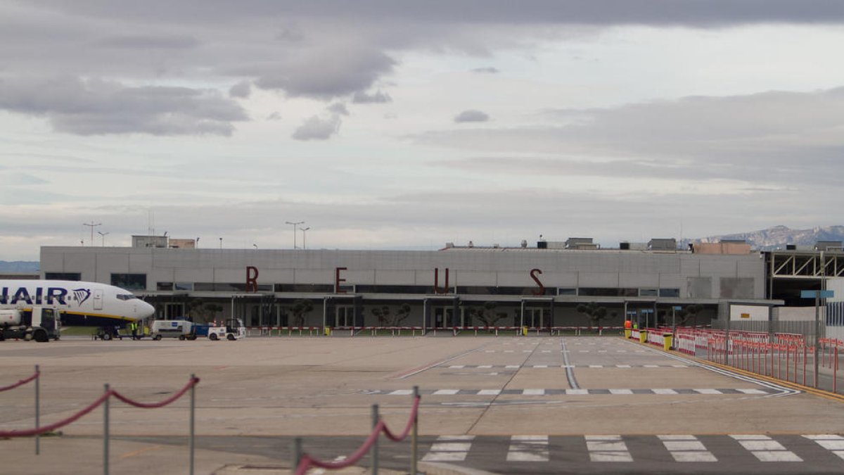 Una imatge d'arxiu de les pistes de l'Aeroport de Reus.