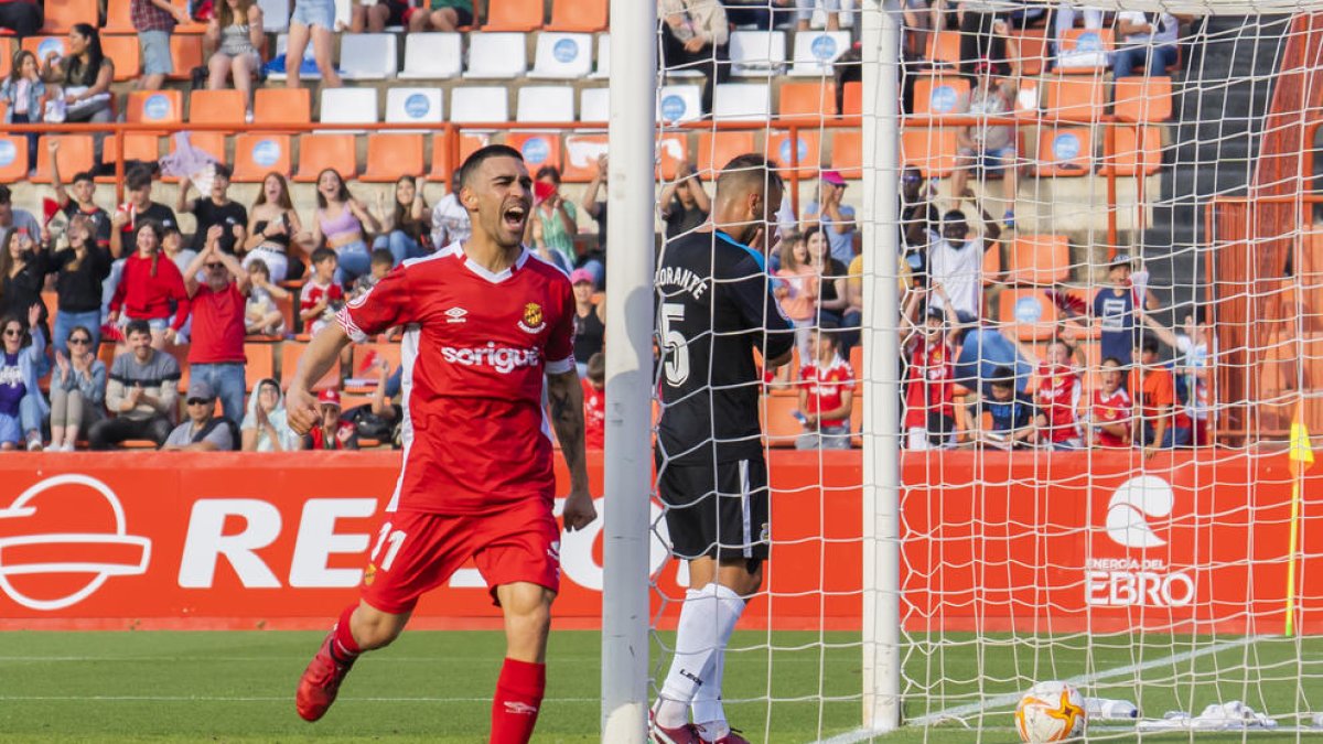 Dani Romera va firmar el seu primer 'hat-trick' amb la samarreta del Nàstic de Tarragona.