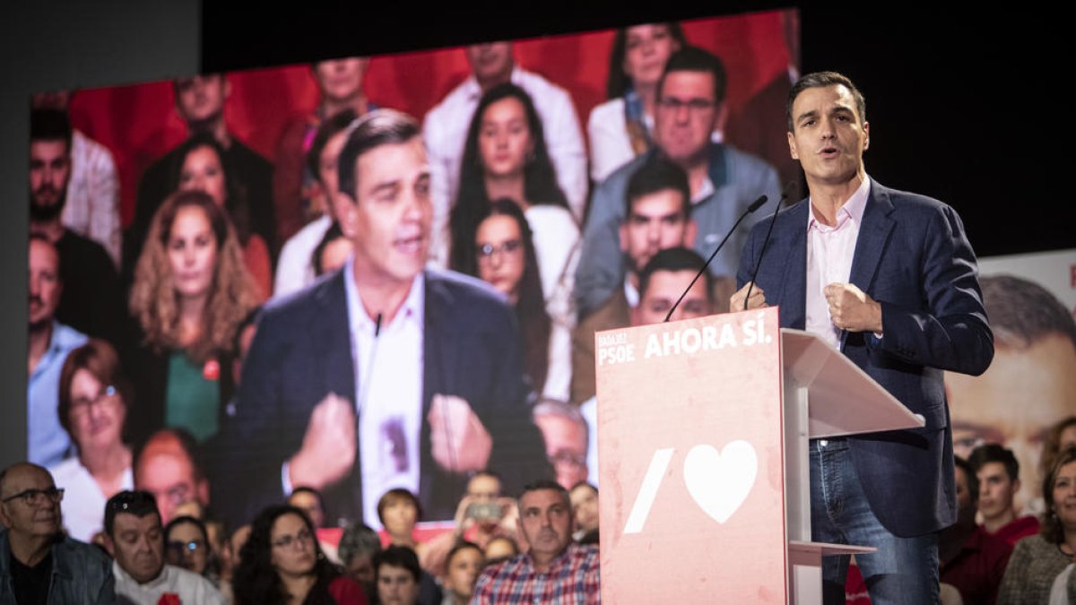 El líder del PSOE, Pedro Sánchez, en un míting a Badajoz.