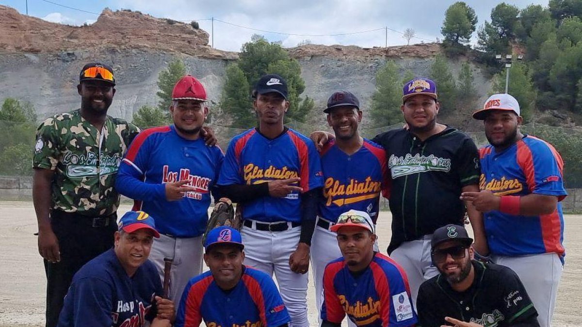 Los miembros de los CBS Vila-seca Gladiators antes del duelo.