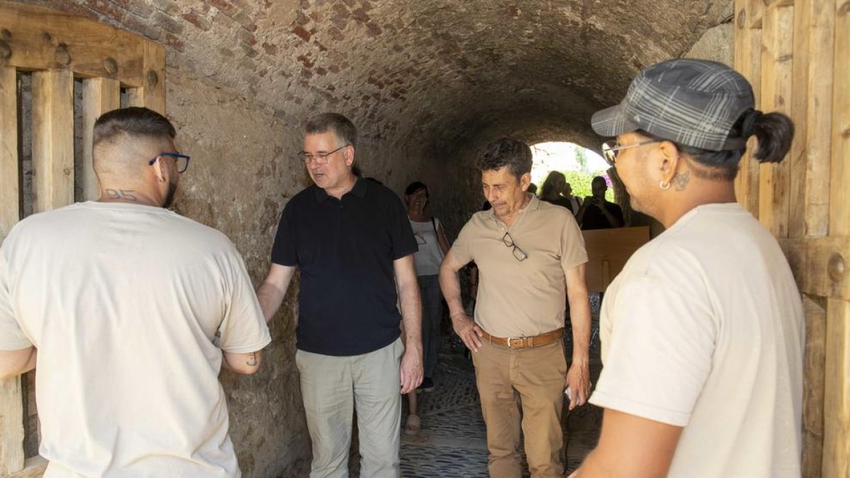 Ricomà i Castaño durant la visita a la Casa d'Oficis.