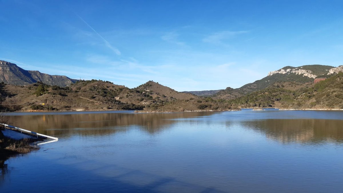 Plano general del pantano de Siurana, por encima del 90% de su capacidad.