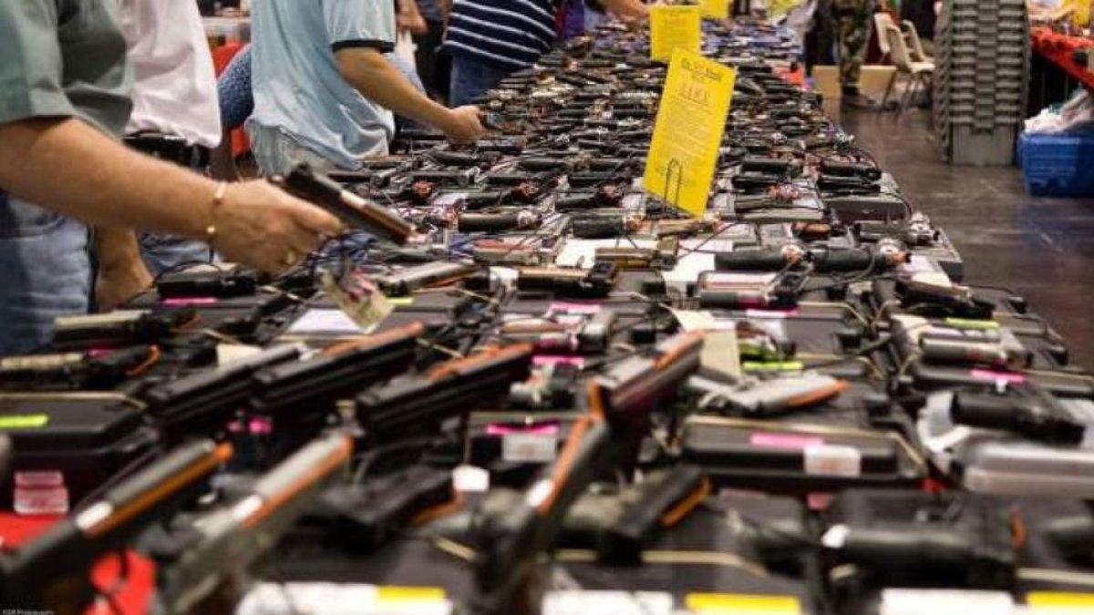 Imagen de archivo de un mercado de armas en Tejas.