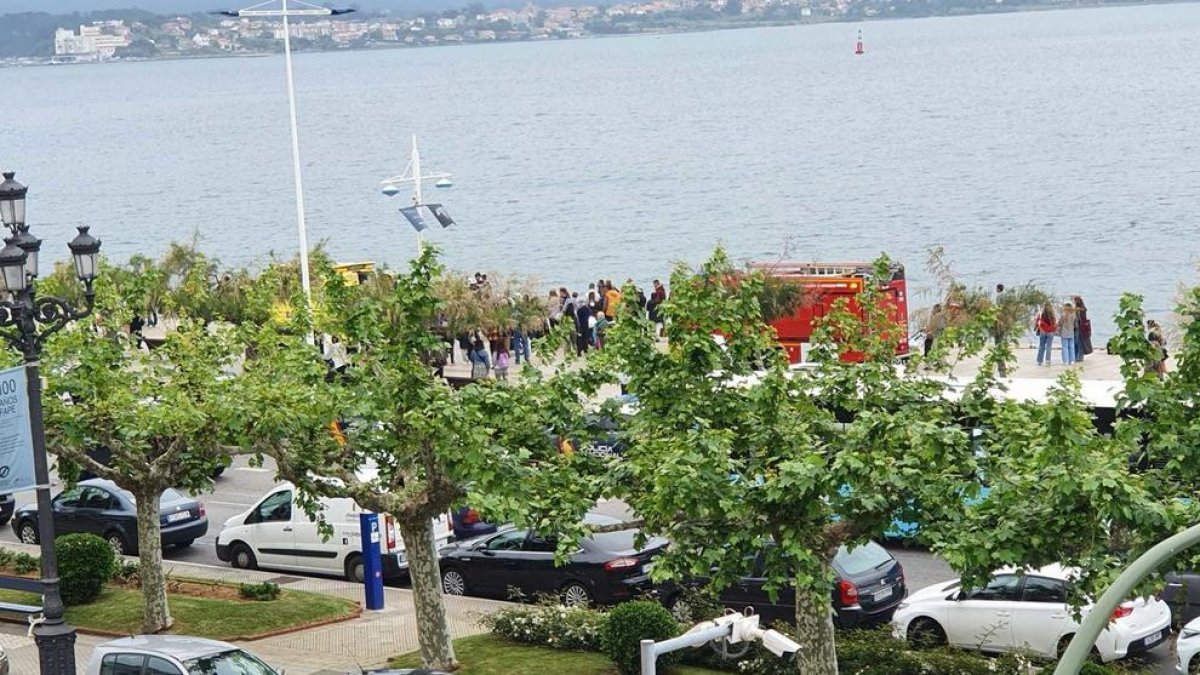 Imatge del rescat d'un home en cadira de rodes a Santander.