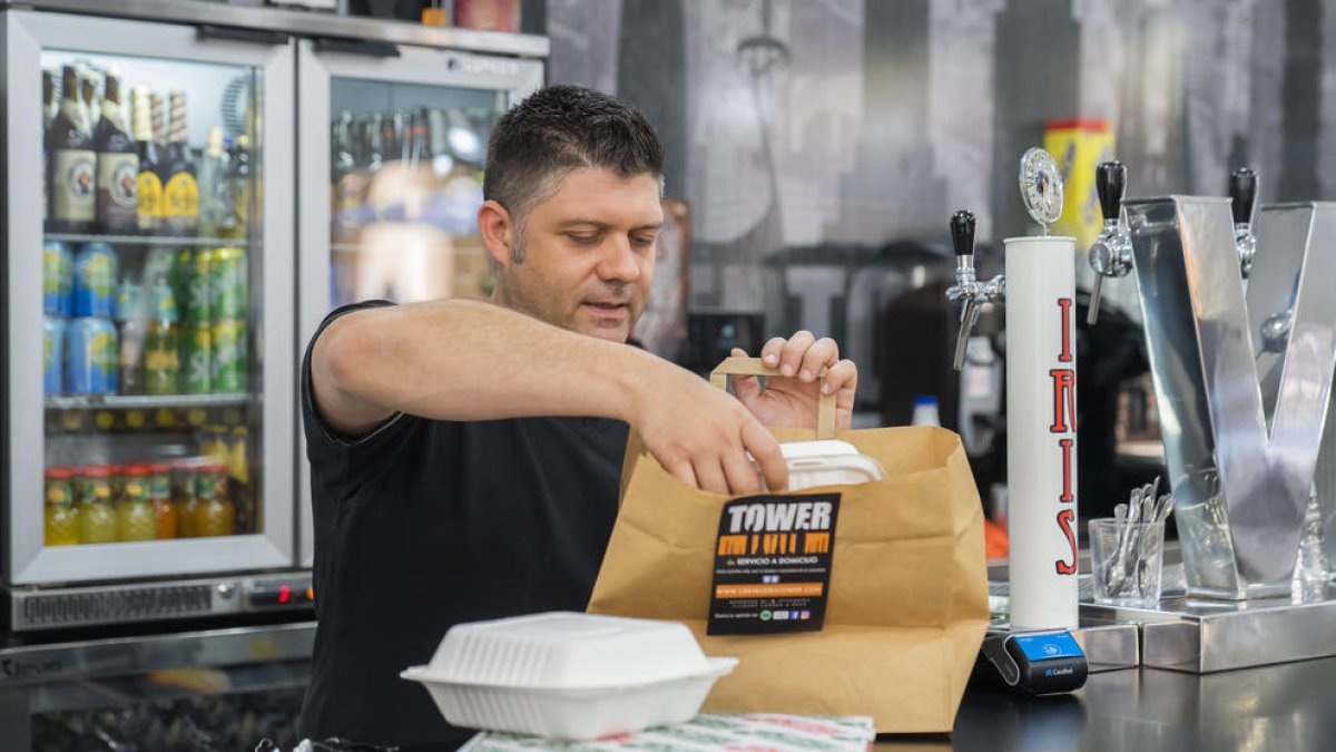 La cervecería Tower de Reus potenció la comida a domicilio y llegaba a los 30 pedidos diarios.