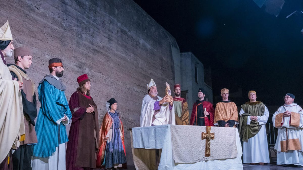 Imatge de l'obra «El trasllat del Braç de Santa Tecla» a Constantí.