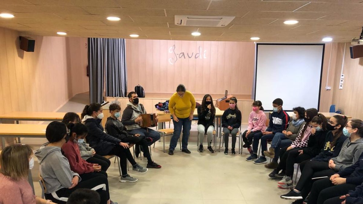 Imatge d'arxiu del projecte «Improversem: Rap i Glosa» a l'institut Gaudí de Reus.