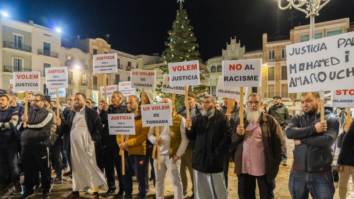 Imatge de les protestes a Reus per denunciar la deportació de Badaoui.