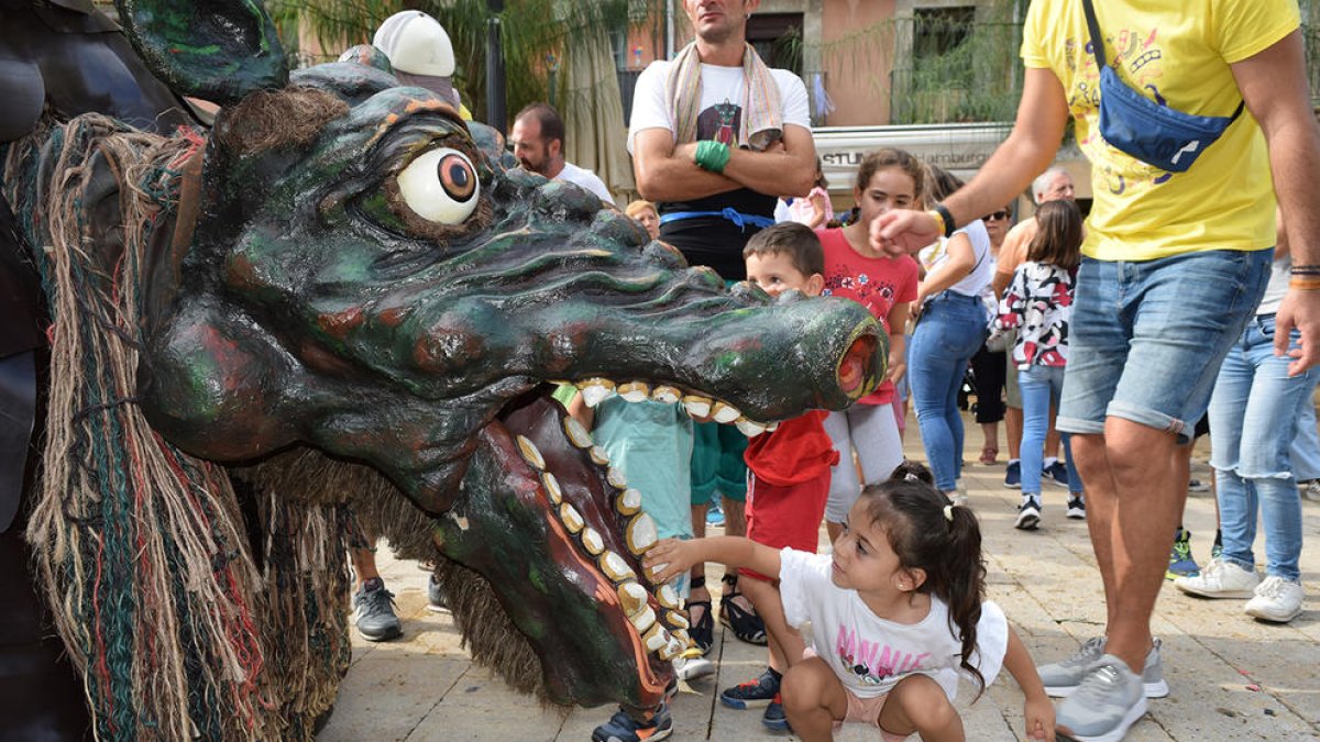 Imatge del Seguici Popular del matí de Santa Tecla a la plaça de la Font.