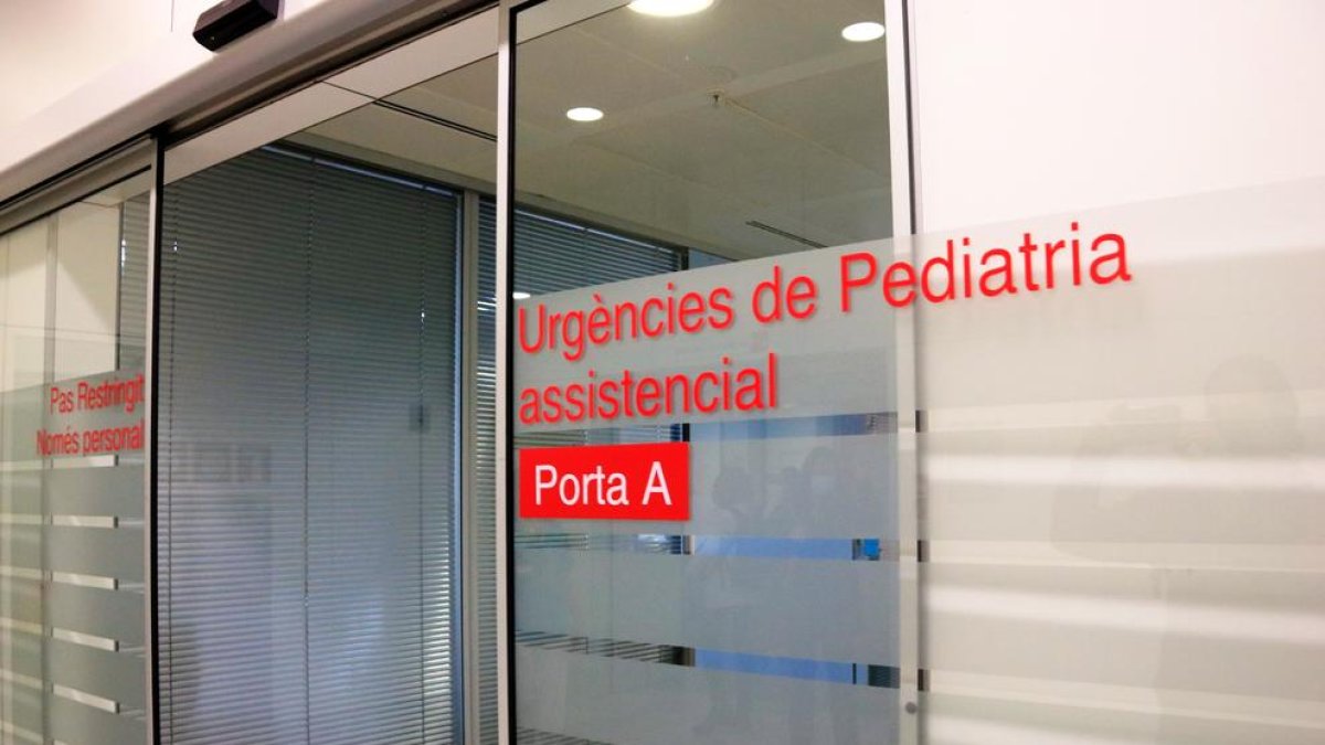 Puerta de entrada de Urgencias de Pediatria del Hospital de Sant Pau de Barcelona.