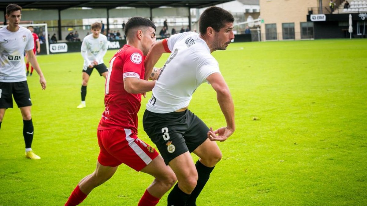 El Nàstic cierra la segunda victoria seguida con sufrimiento (2-3)