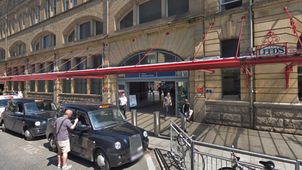 El ataque se produjo a la céntrica estación de Victoria de Manchester.