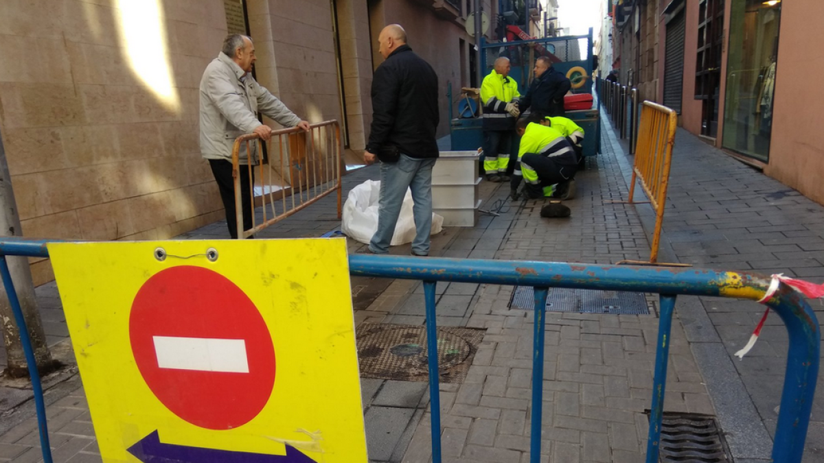 Hasta el día 7 de enero, el acceso a los parkings privados se tiene que hacer por la calle Adrià.