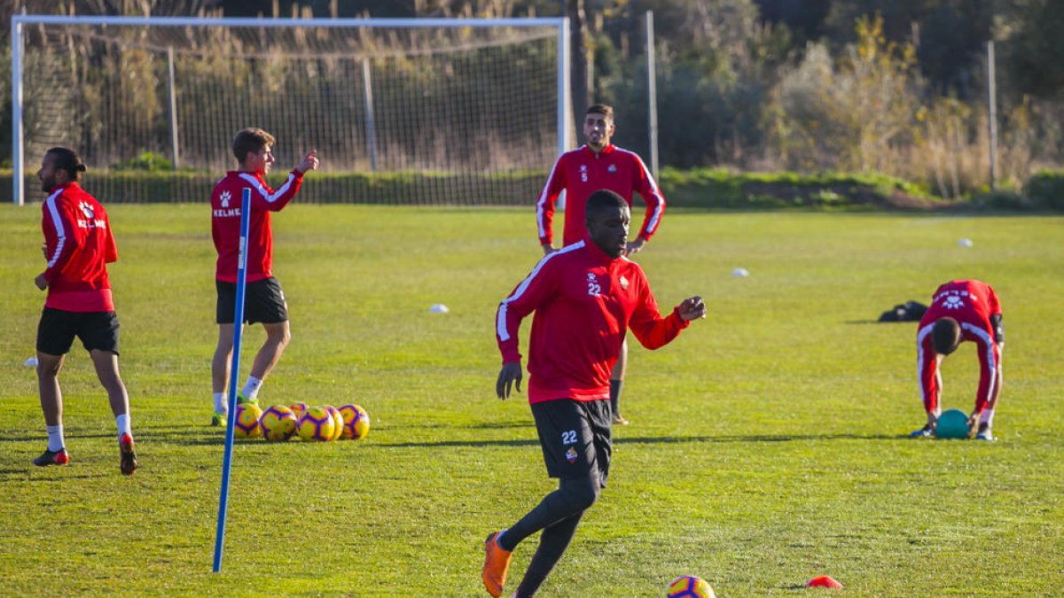 Karim Yoda és l'únic futbolista dels que han cobrat les nòmines endarrerides que no pot jugar amb el Reus en partit oficial.