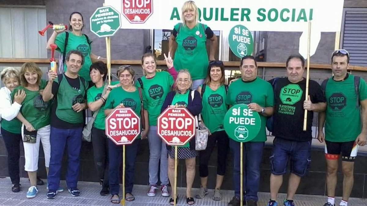 La PAH del Baix Gaià se ha hecho eco de la denuncia contra el abogado en las redes sociales.