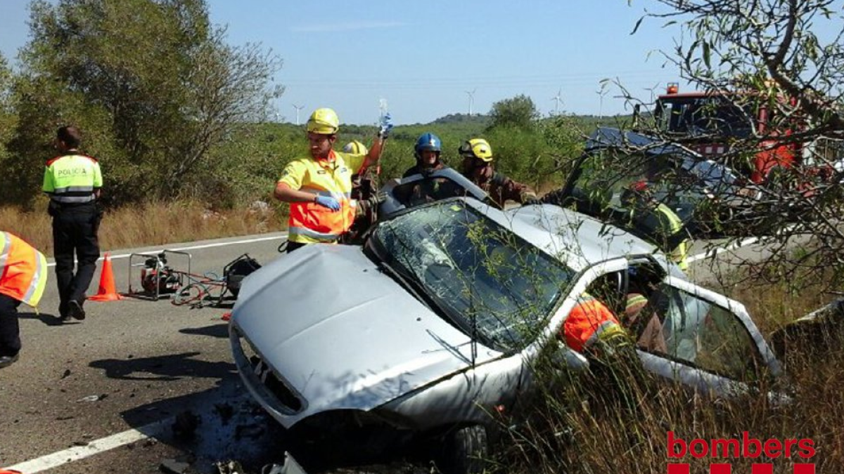 Un ferit greu i un altre lleu en un accident al Perelló