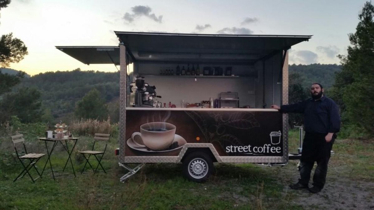 La food truck oferirà cafè d'especialitat, així com entrepans petits i cupcakes.