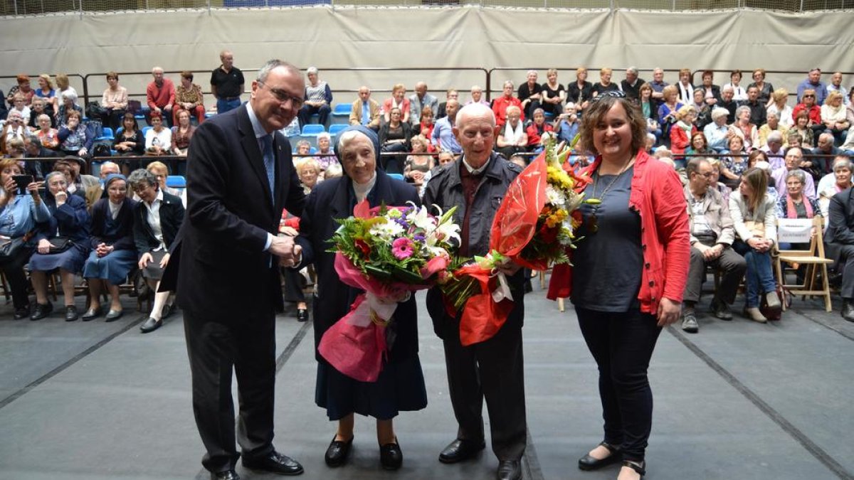 Homenatge a l'home i la dona més grans de Reus, en el marc de la Festa de la Gent Gran