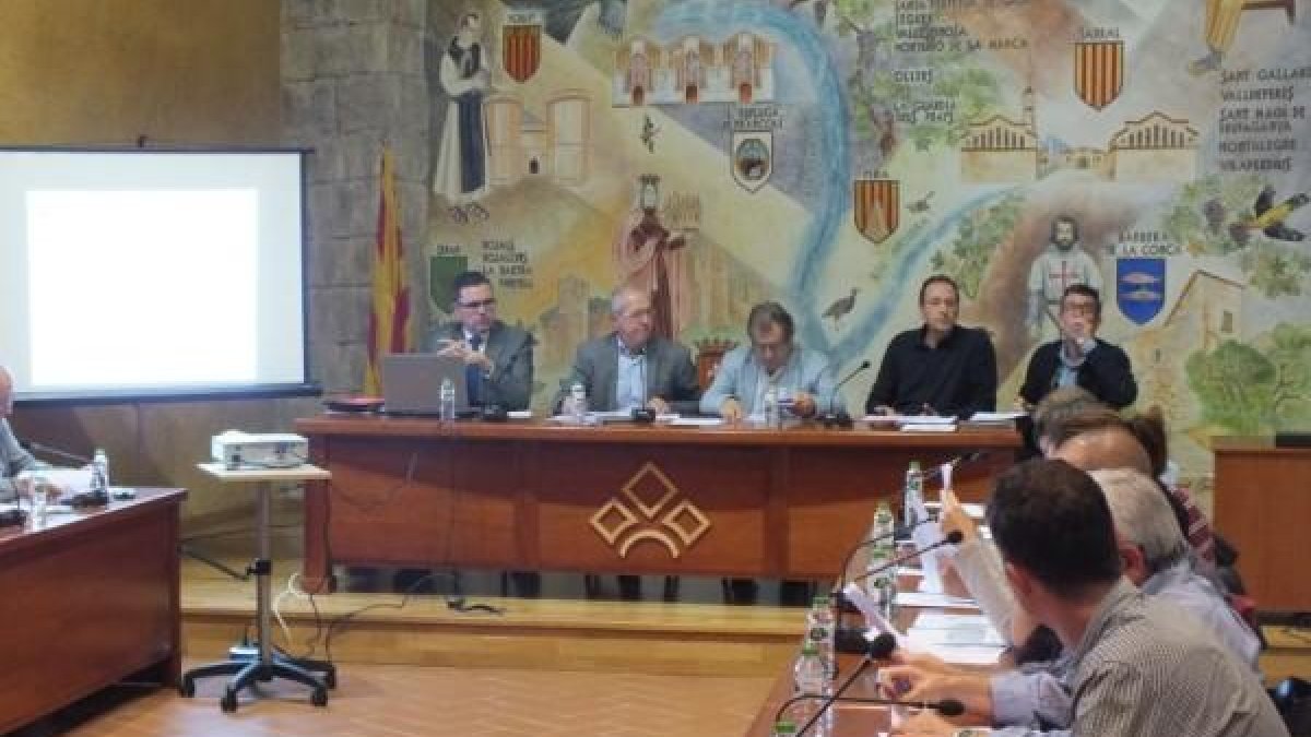 Reunión de los alcaldes en el Consell Comarcal de la Conca de Barberà.