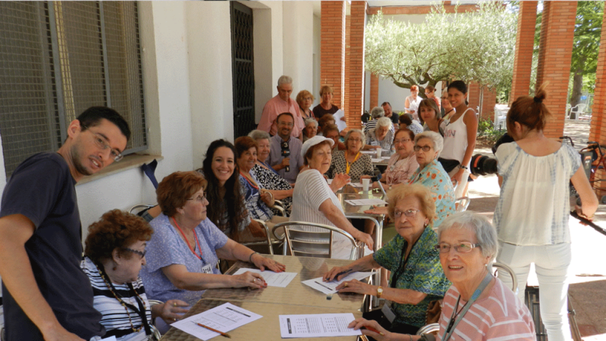 Imatge d'arxiu d'una activitat realitzada per Amics de la Gent Gran.