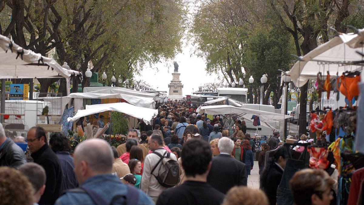 Imatge d'arxiu d'un dels primers dies dels marxants a la Rambla, l'any 2007.