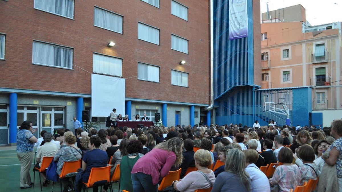 Exalumnos y antiguos profesores han recordado su paso por la escuela.