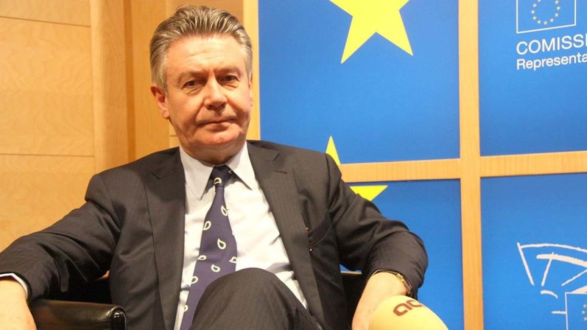 Karel de Gucht ha criticat el posicionament europeu davant la crisi catalana.