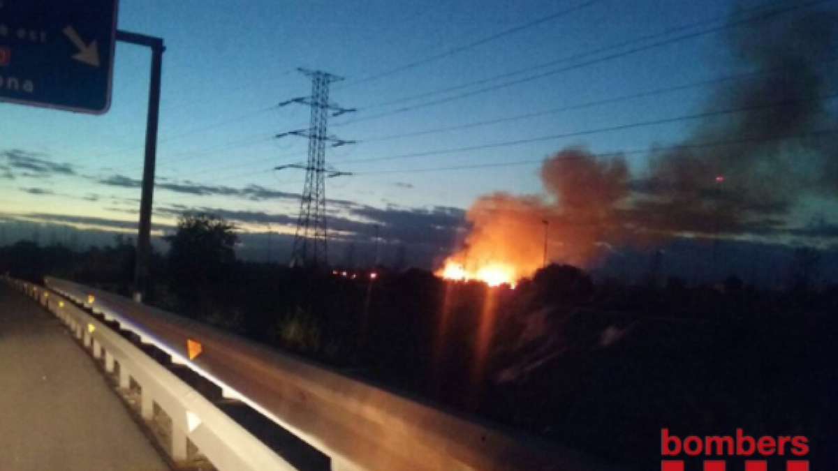 El fuego visto desde la distancia.