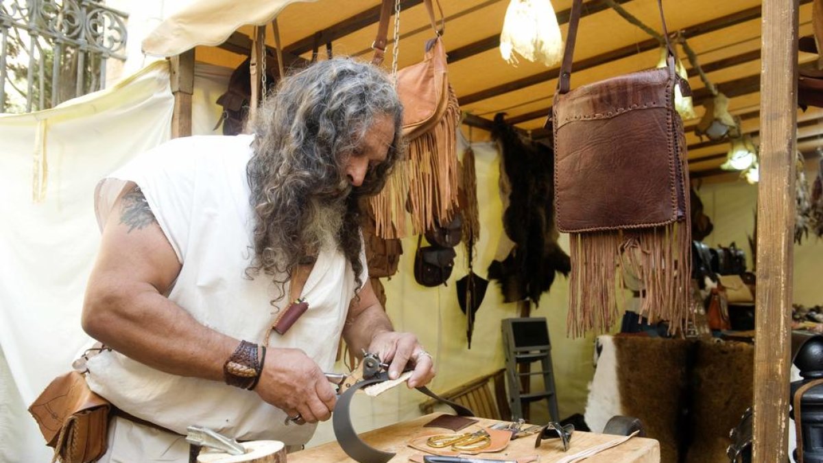 En algunos de los stands se podía ver como trabajaban los artesanos.