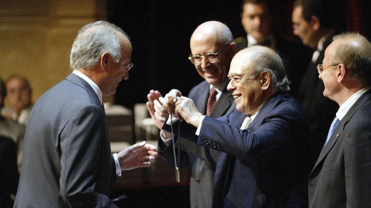 Bach recibió la cruz de Sant Jordi el año 2003.