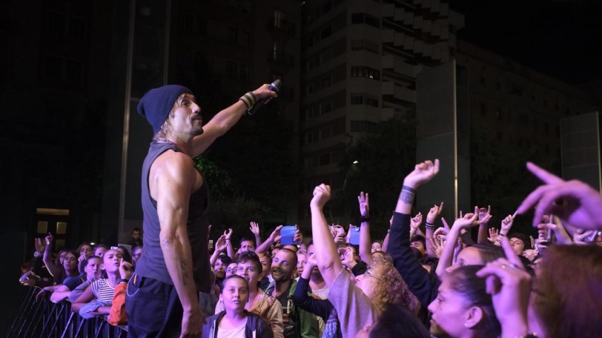 El solista Macaco en un momento del concierto de la Kapital.