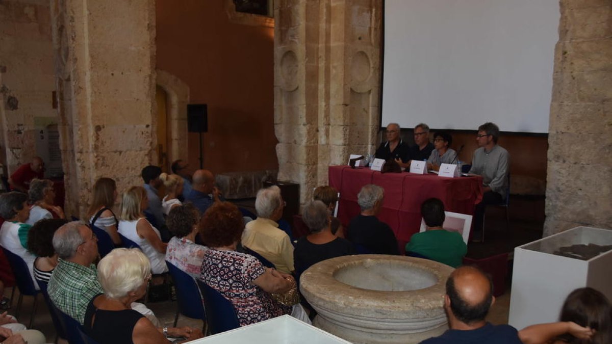 Durant l'acte celebrat ahir, també es presentà el llibre L'ofici de boter, de Gabriel Comes.