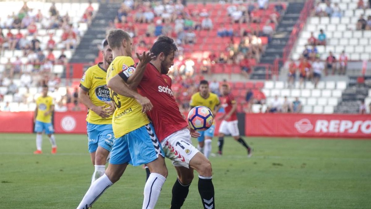 Álex López va ser el futbolista més destacat del Nàstic en atac, ja que va provocar un penal i va anotar el definitiu 2-2.