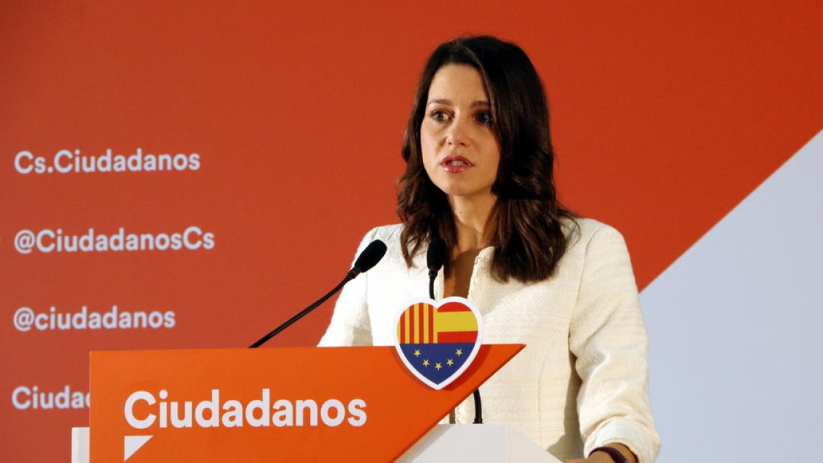Inés Arrimadas, durante la comparecencia ante los medios.