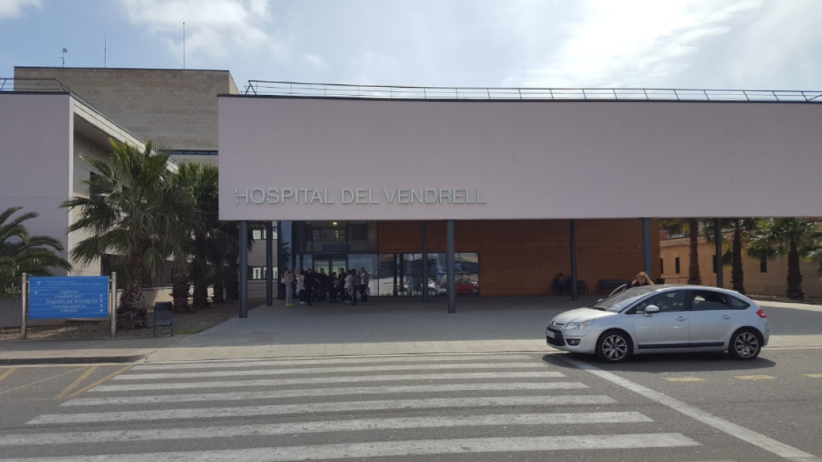 El Hospital del Vendrell, uno de los afectados por los colapsos.