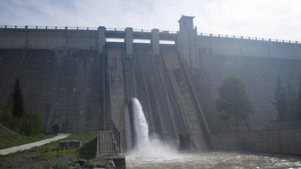 L'ACA licita la redacció del projecte per optimizar l'alliberació d'aigua des de la presa de Siurana