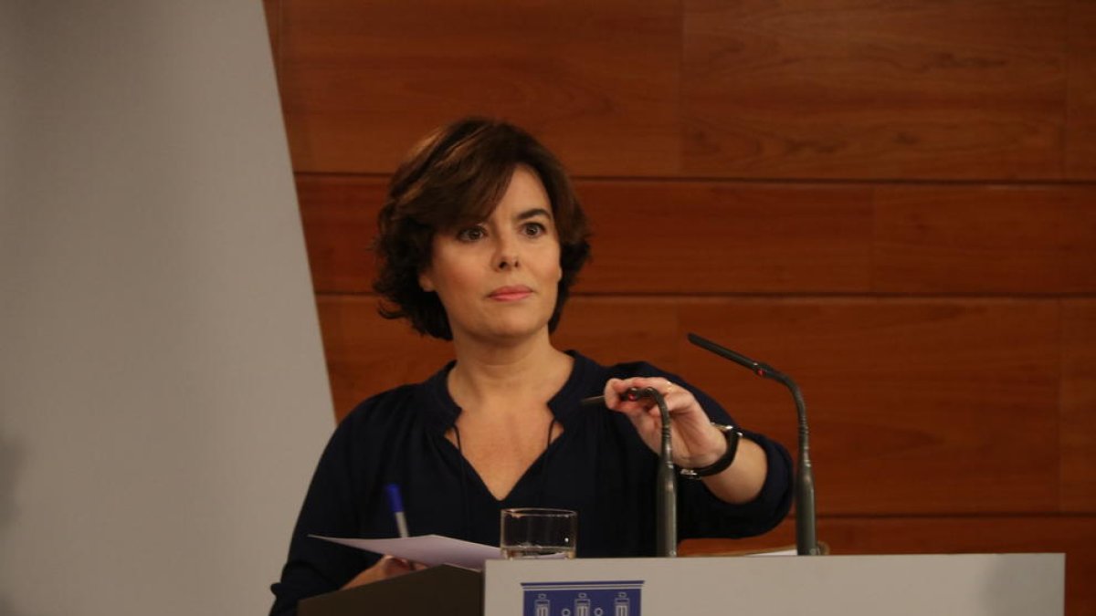 Imatge de la vicepresidenta del govern espanyol, Soraya Sáenz de Santamaría, aquest 1 d'octubre.