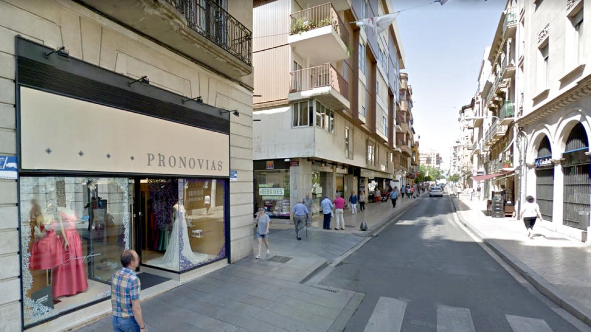Imagen del local de la marca la avenida Prat de la Riba de Reus.