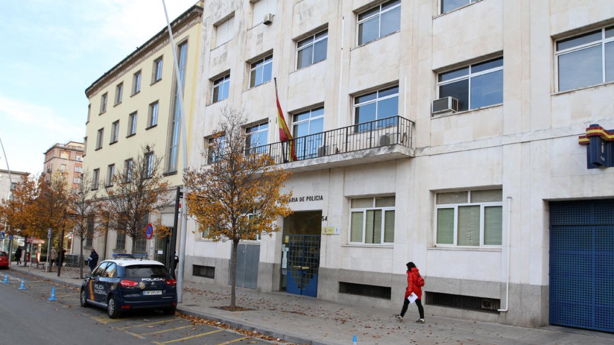 La fachada de la comisaría de la Policía Nacional en Reus, localizada en la calle General Moragues.
