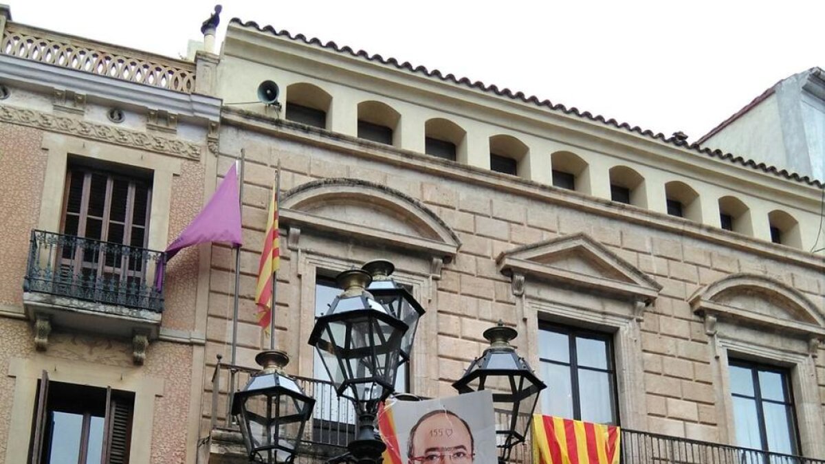 Pintades al cartell de Miquel Iceta