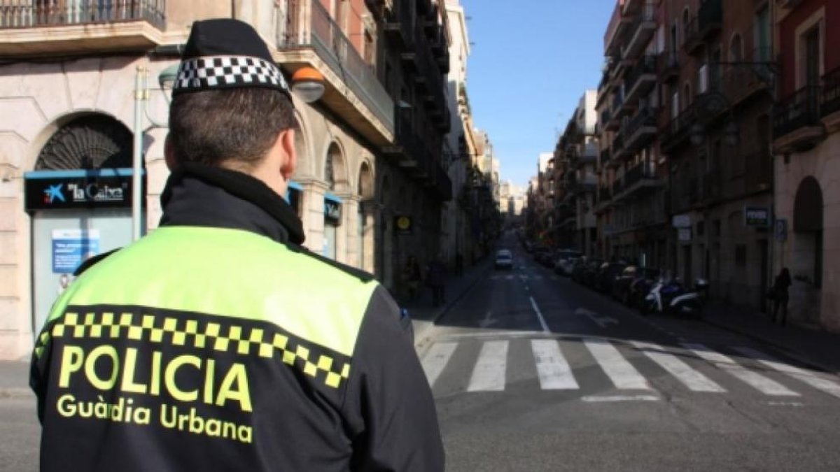 Imatge d'arxiu d'un agent de la Guàrdia Urbana de Tarragona.