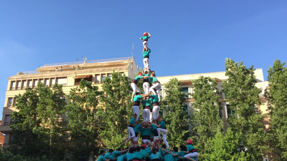 3de9 amb folre i agulla dels Castellers de Vilafranca a la Diada del Pati.