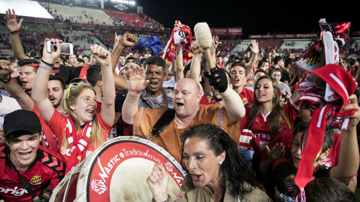 El Nàstic celebra la permanència a Segona.