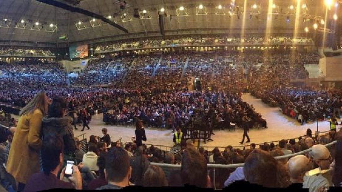 El Palau Sant jordi s'ha omplert per l'acte de 'Casa Nostra, Casa vostra'.